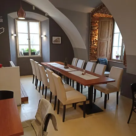 U Tri Statkaru Добржиш